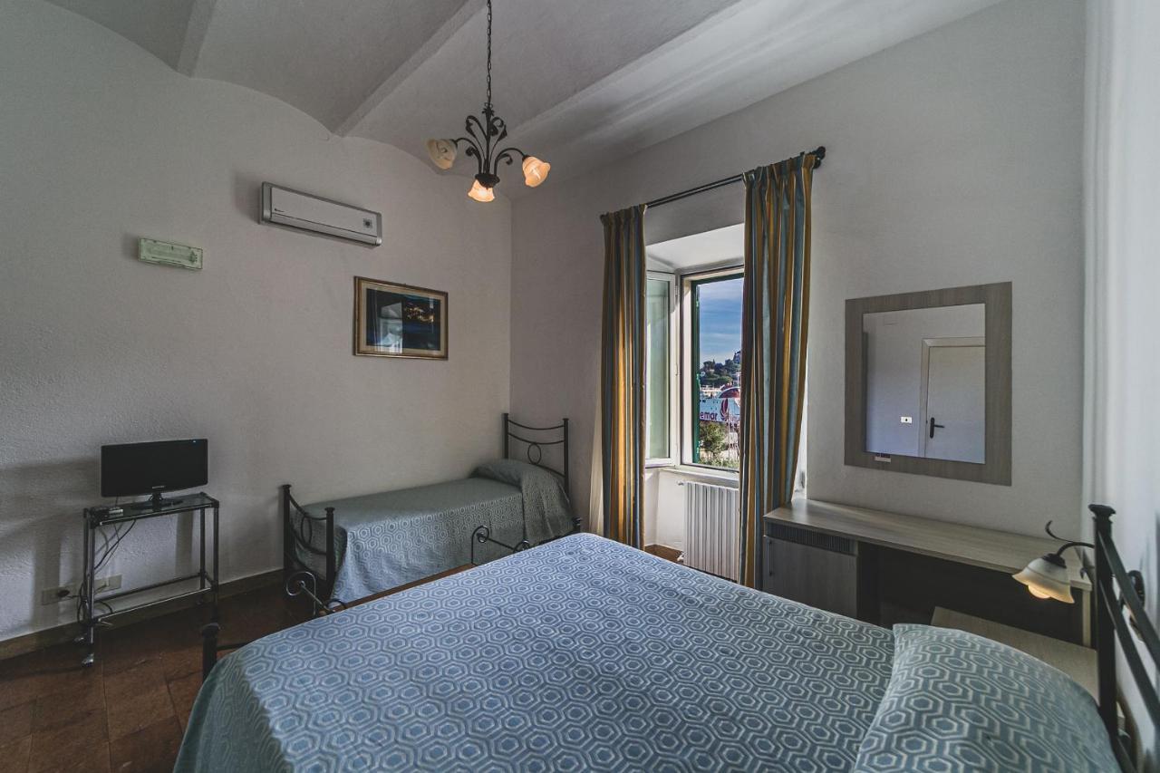 Hotel Alfiero Porto Santo Stefano  Rum bild