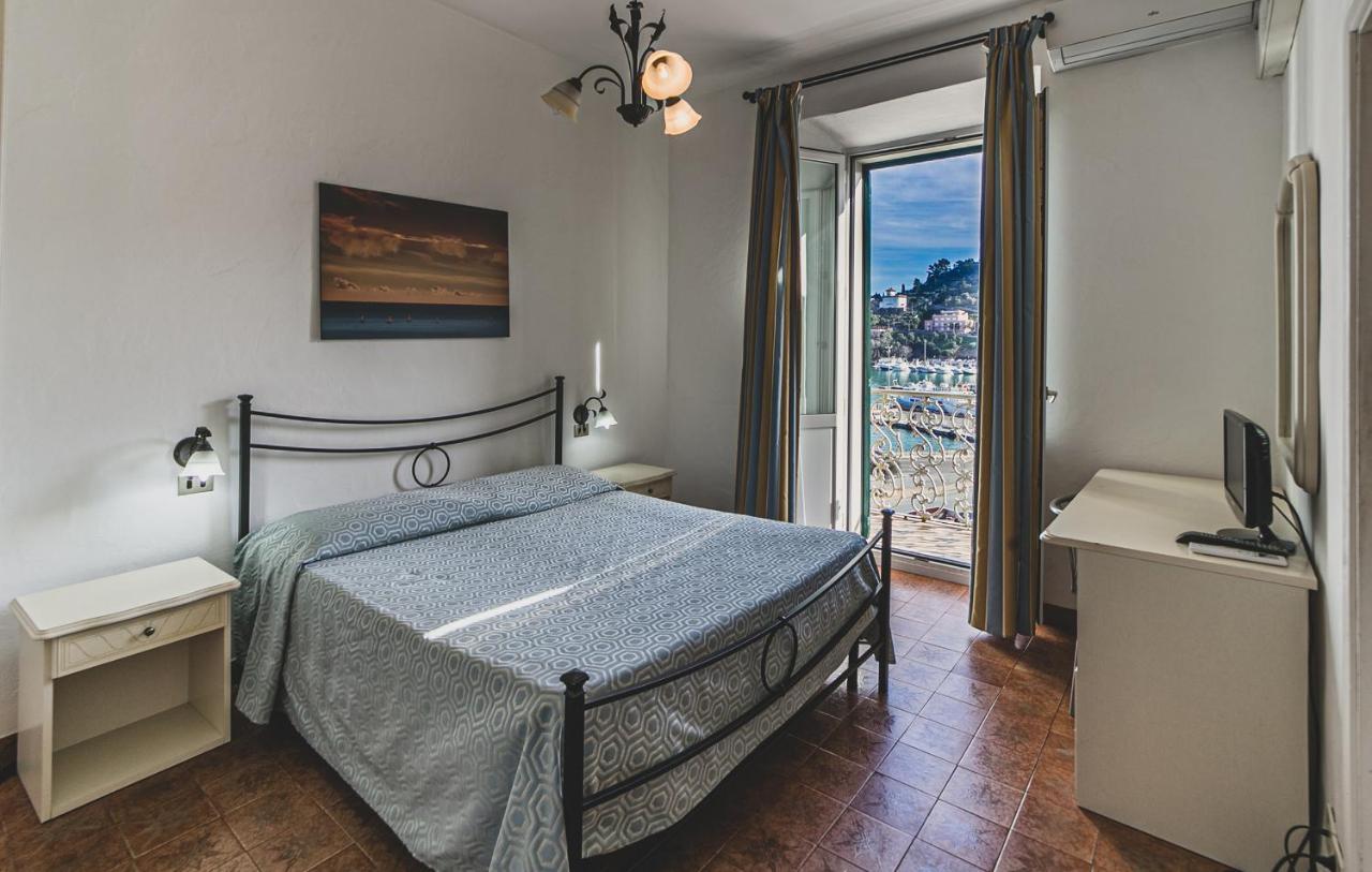 Hotel Alfiero Porto Santo Stefano  Rum bild