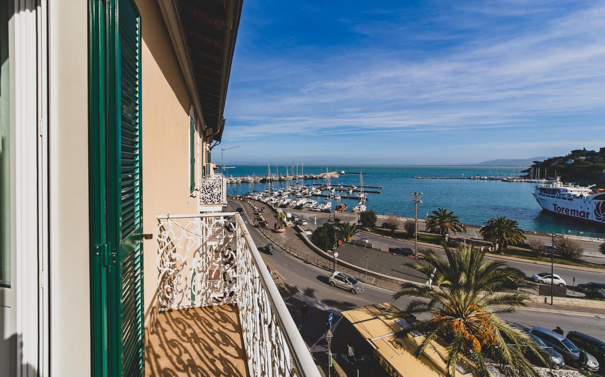 Hotel Alfiero Porto Santo Stefano  Rum bild